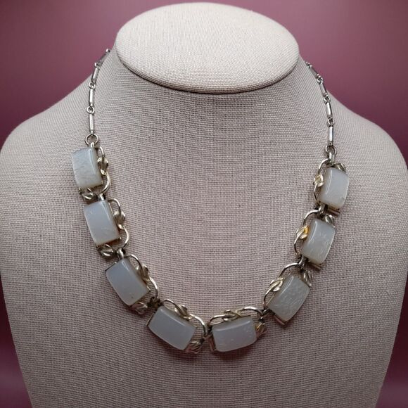 VTG Signed Coro White Moonglow Thermoset Lucite Choker Necklace 1950s 17 Inch - Picture 11 of 11